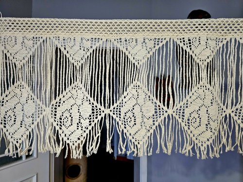 ZAZDROSTKA NERI KORONKA AŻUR  ECRU metraż 40CM/60CM(cena za 0,50mb)