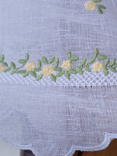 ZAZDROSTKA PANEL HAFT ŻÓŁTE KWIATUSZKI 35CM/60CM  (cena za 0,50mb)