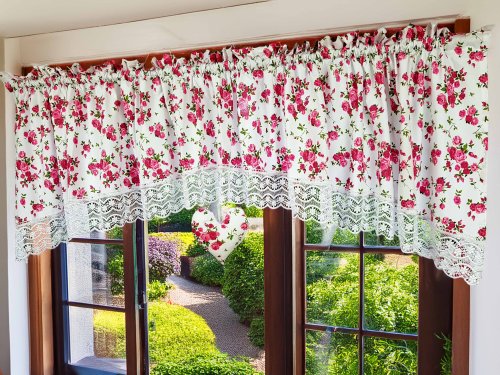 ZESTAW LAMBREKIN + ZAZDROSTKA SHABBY CHIC RÓŻYCZKI